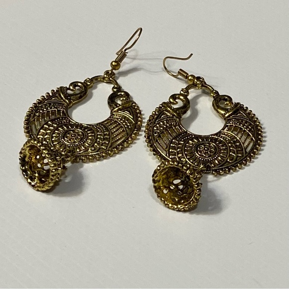 Boho women gold tone etched dangle earrings. Used. - Picture 2 of 8